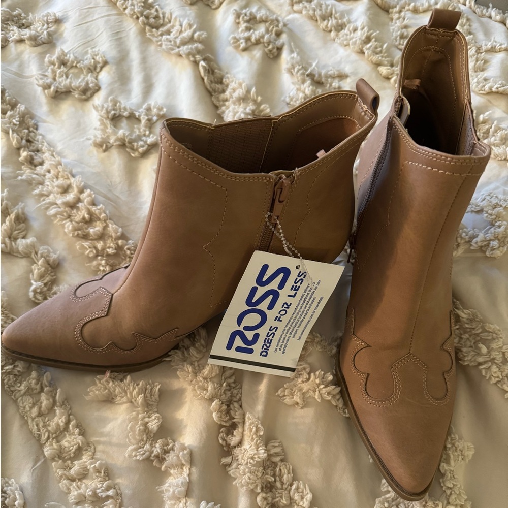 Women’s Indigo rd boot NWT